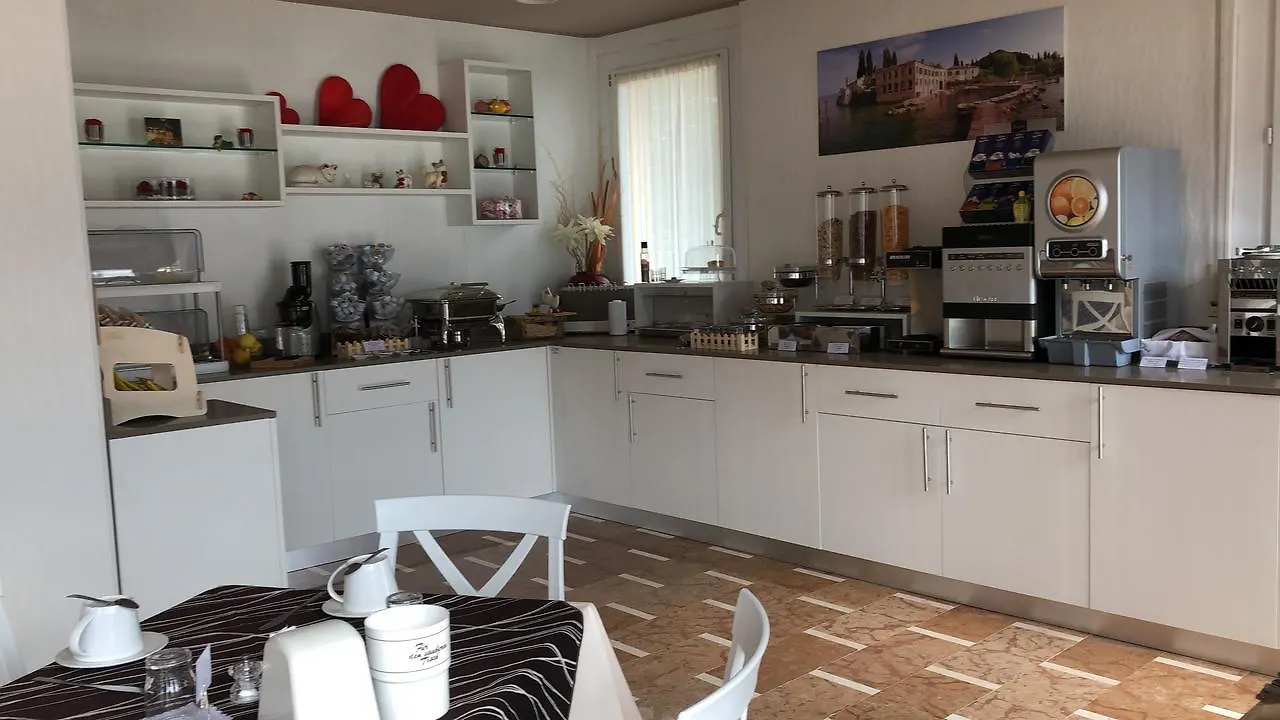 Hotel Casa Marinella Malcesine 3*,  Italy