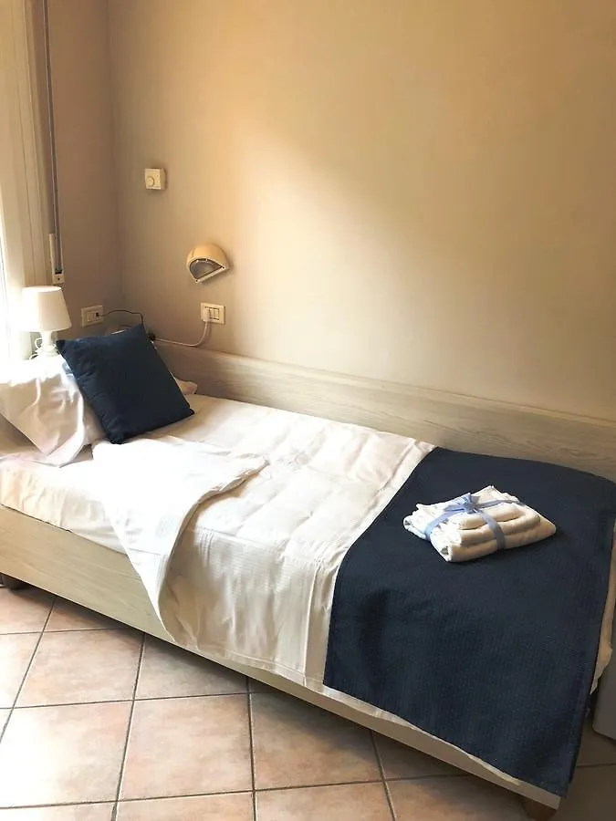 Hotel Casa Marinella Μαλτσεζίνε 3*,